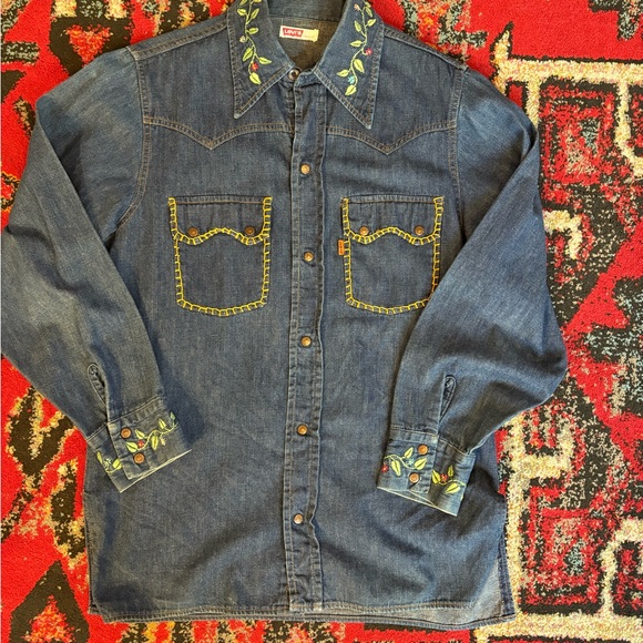 Vintage Levi's Blue Denim Shirt with Red Label - Picture 11 of 13